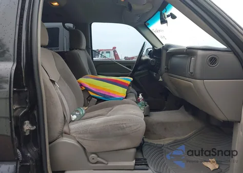 2005 Chevrolet Tahoe Ls z USA, uszkodzony, nr VIN 1GNEC13V45R253004